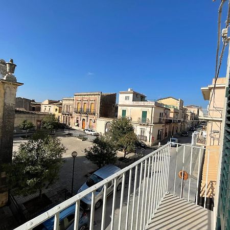 Casa Crispi Hotel Noto Bagian luar foto