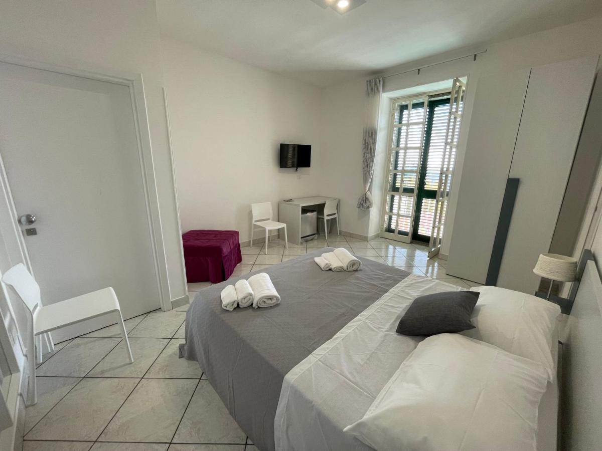 Casa Crispi Hotel Noto Bagian luar foto