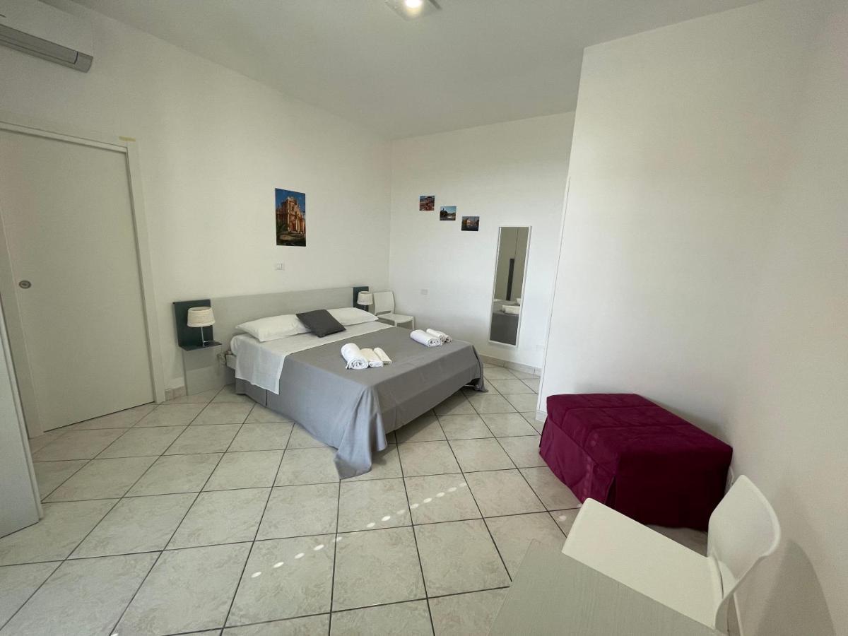 Casa Crispi Hotel Noto Bagian luar foto
